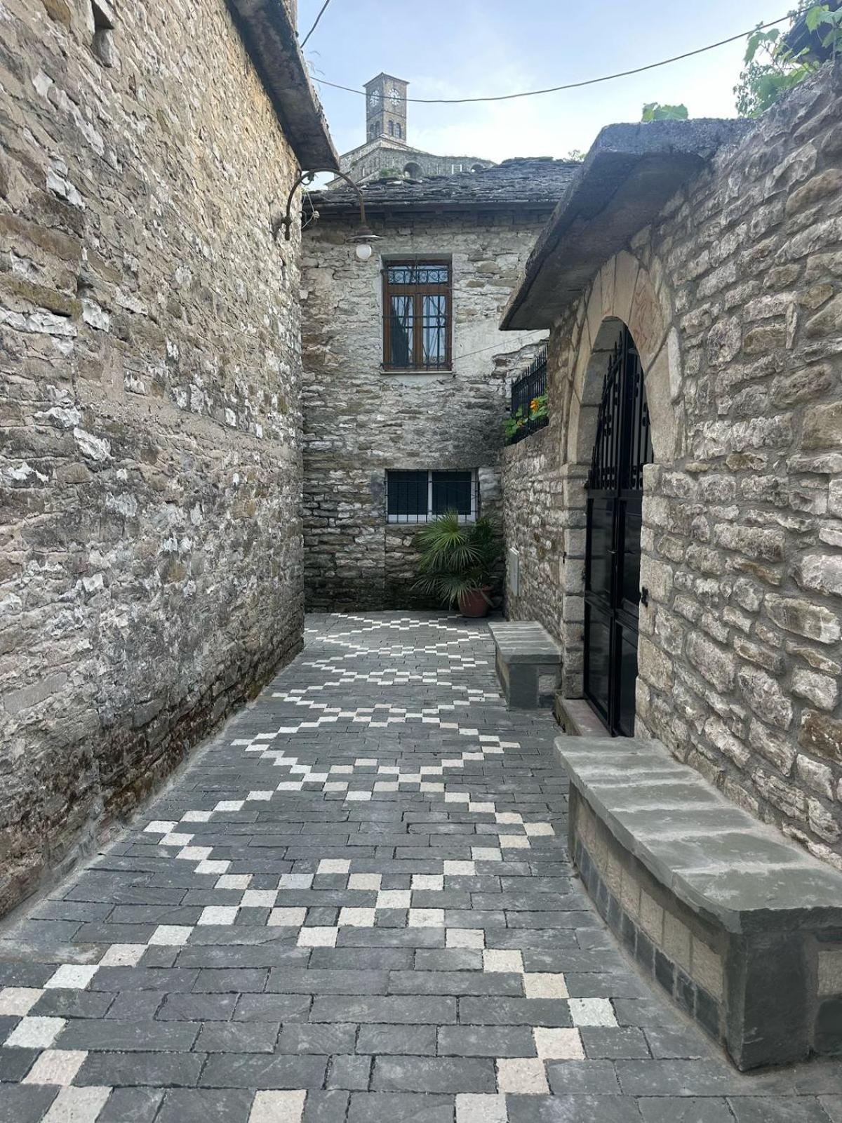 Traditional House Shapllo Gjirokastër Exterior foto